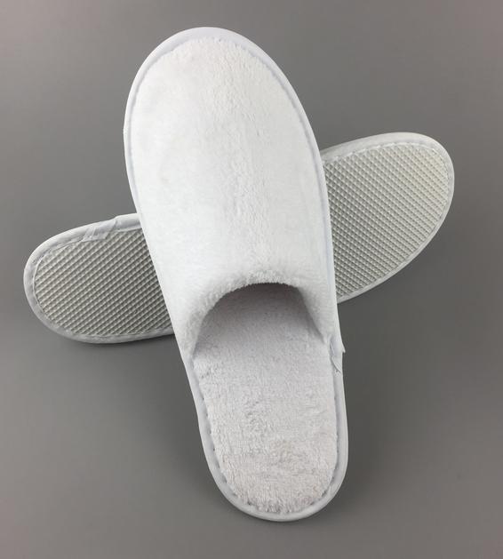 Plush white unisex slipper